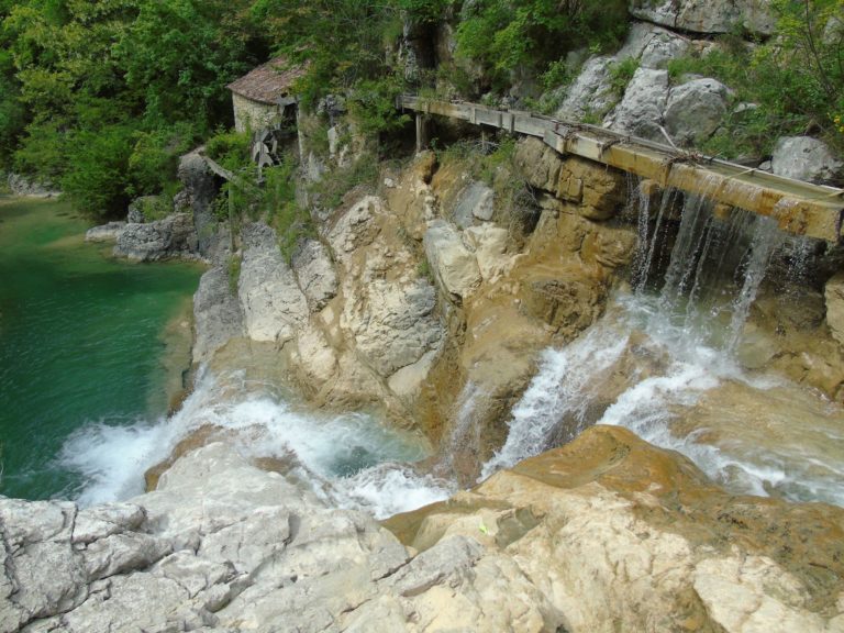 Kotli waterval river Kroatie