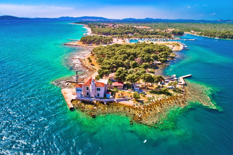De stranden van Sibenik in kroatie