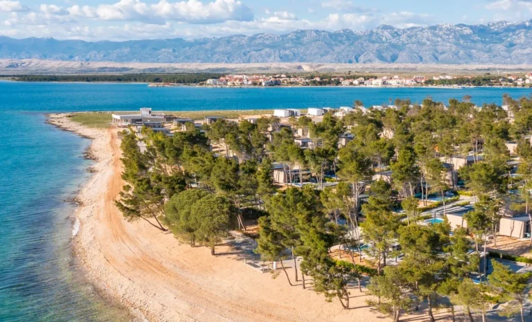 Aminess Avalona Camping Resort op het eiland pag